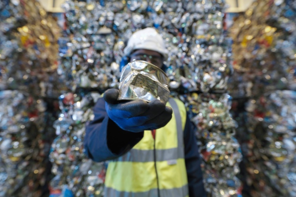 Descubre los beneficios de los materiales reciclables Materiales reciclables industriales