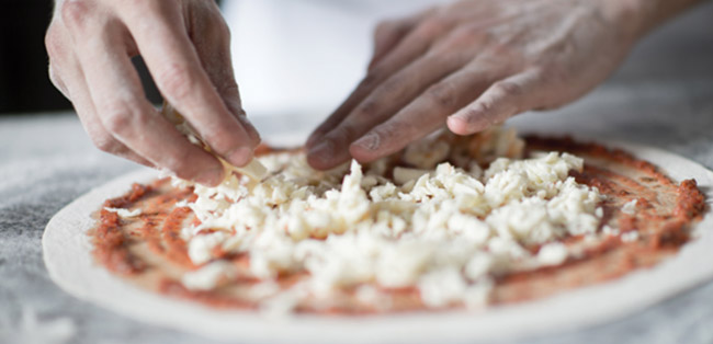 preparación de una pizza