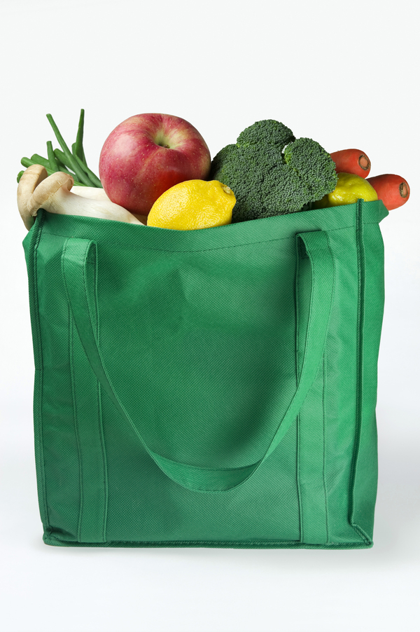 Bolsa reutilizable con víveres.