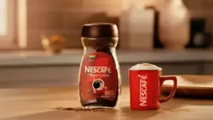 Producto Nescafé con bebida caliente
